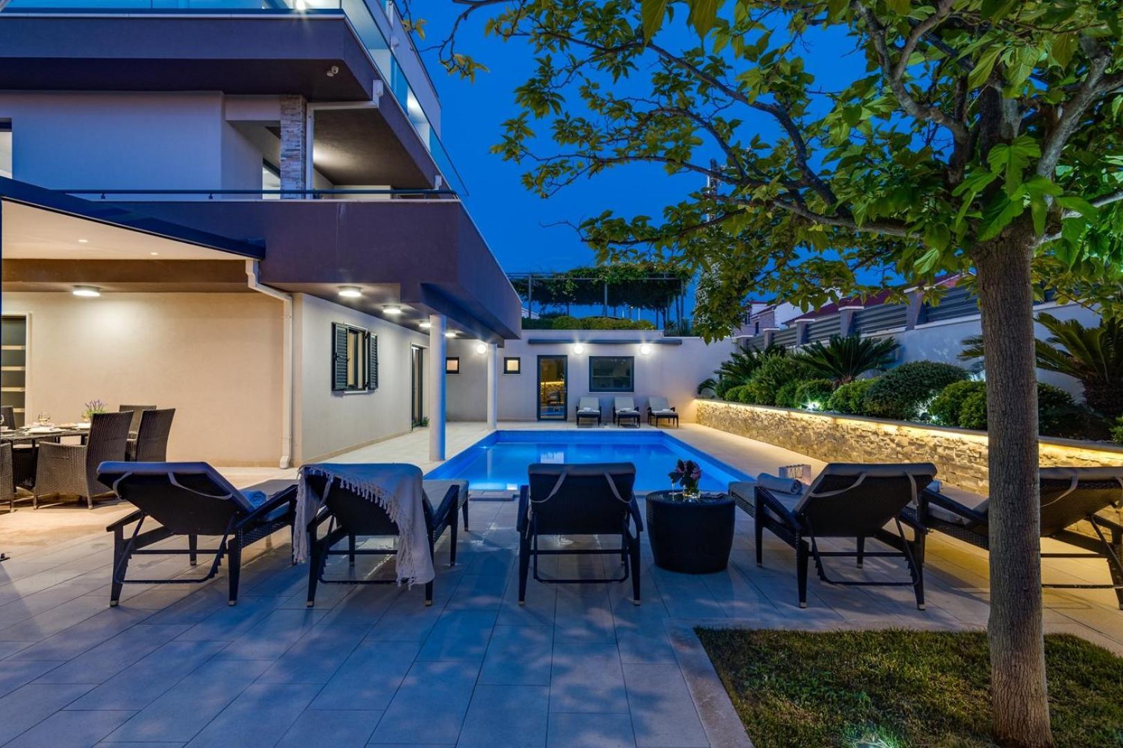 Luxury Villa Lucas With Heated Pool, Whirlpool, Sauna, 14 Pax Podstrana Exterior photo